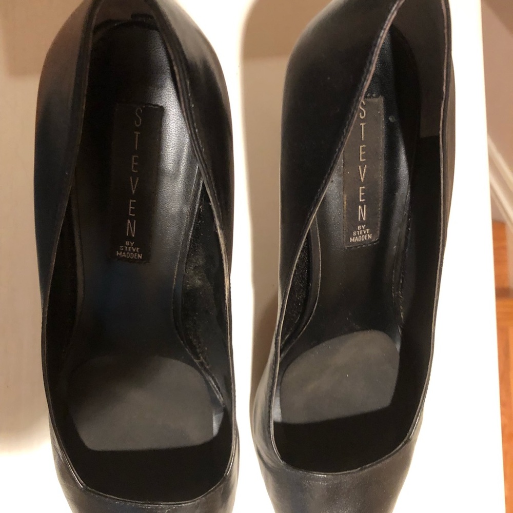 Black Steve Madden peep toe shoes